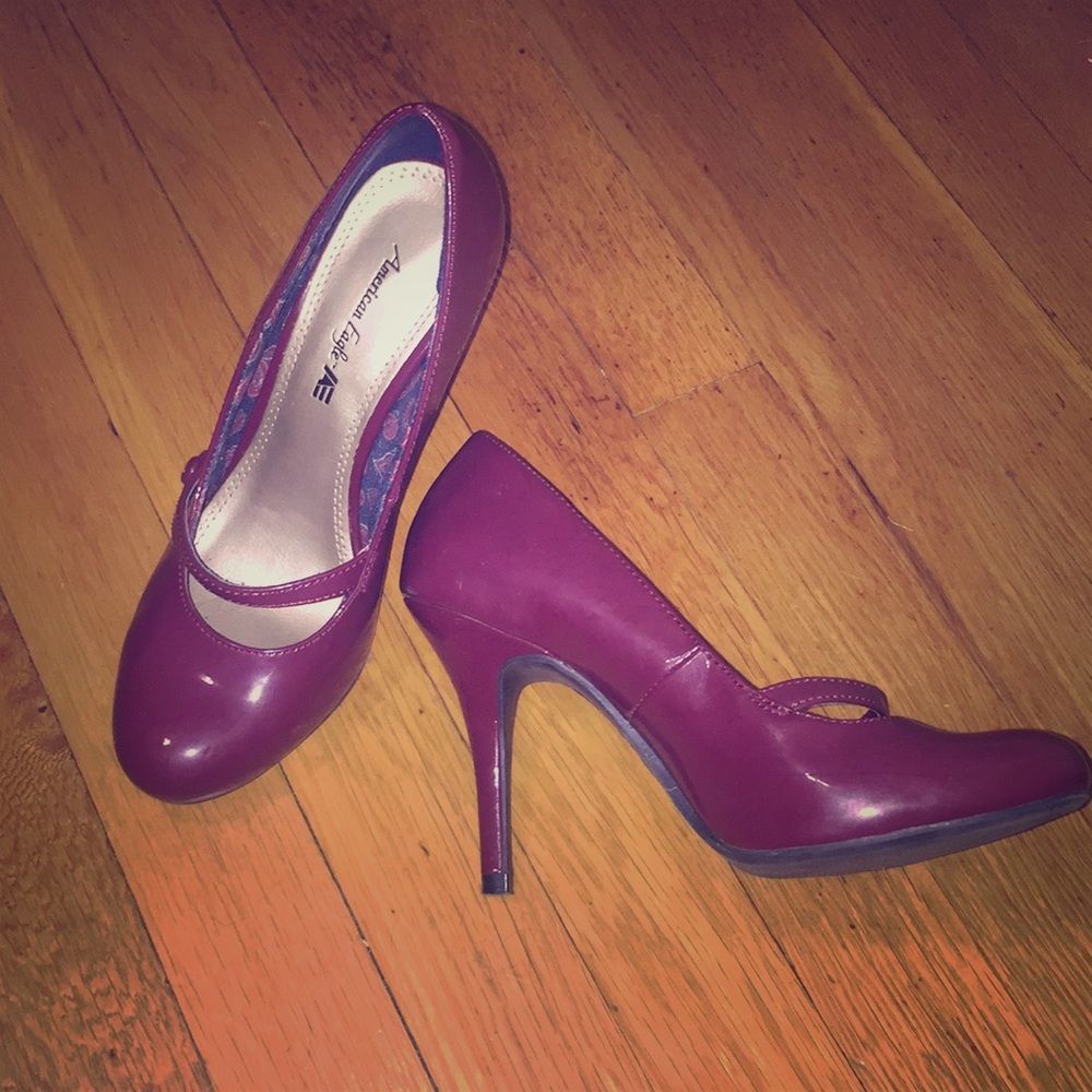 DONATING 6.21.24 - American Eagle 6 Maroon pumps w strap - Picture 8 of 16